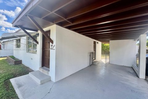 Casa en venta en Hollywood, Florida, 2 dormitorios № 2018832 - foto 14