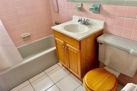 Casa en venta en Hollywood, Florida, 2 dormitorios № 2018832 - foto 9