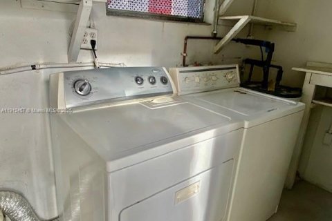 Casa en venta en Hollywood, Florida, 2 dormitorios № 2018832 - foto 12