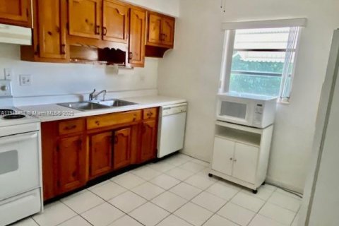 Casa en venta en Hollywood, Florida, 2 dormitorios № 2018832 - foto 4