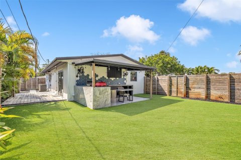 House in Pompano Beach, Florida 3 bedrooms, 103.77 sq.m. № 2036483 - photo 30