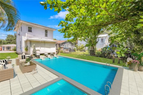 Купить виллу или дом в Майами, Флорида 5 спален, 124.86м2, № 2071310 - фото 4