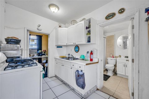 Купить виллу или дом в Майами, Флорида 5 спален, 124.86м2, № 2071310 - фото 11