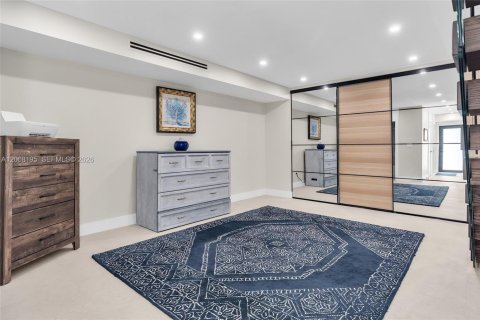 Снять в аренду кондоминиум в Корал-Гейблс, Флорида 3 спальни, 186.73м2, № 2074214 - фото 5