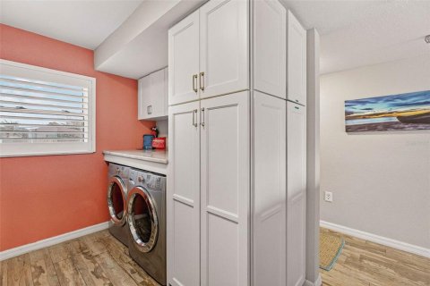 Copropriété à vendre à Madeira Beach, Floride: 2 chambres, 104.05 m2 № 1802315 - photo 10