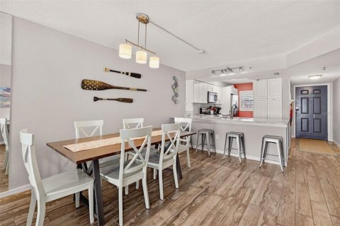Copropriété à vendre à Madeira Beach, Floride: 2 chambres, 104.05 m2 № 1802315 - photo 13