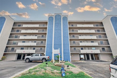 Condominio en venta en Madeira Beach, Florida, 2 dormitorios, 104.05 m2 № 1802315 - foto 2