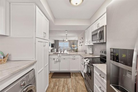 Copropriété à vendre à Madeira Beach, Floride: 2 chambres, 104.05 m2 № 1802315 - photo 7