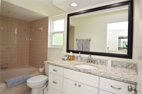 House in Palm Coast, Florida 3 bedrooms, 144.28 sq.m. № 2150568 - photo 27