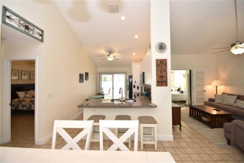 House in Palm Coast, Florida 3 bedrooms, 144.28 sq.m. № 2150568 - photo 6