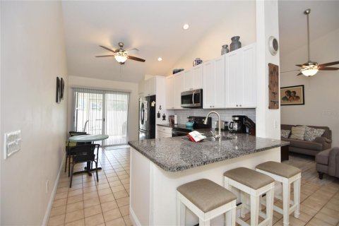 House in Palm Coast, Florida 3 bedrooms, 144.28 sq.m. № 2150568 - photo 17