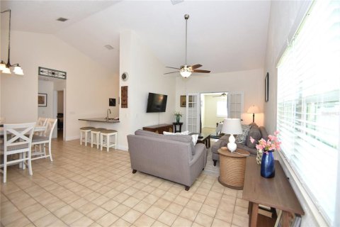 House in Palm Coast, Florida 3 bedrooms, 144.28 sq.m. № 2150568 - photo 4