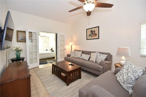 House in Palm Coast, Florida 3 bedrooms, 144.28 sq.m. № 2150568 - photo 12