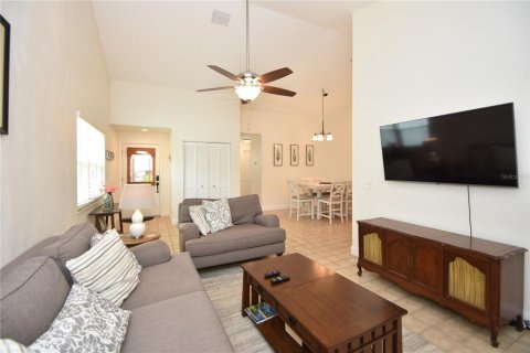 House in Palm Coast, Florida 3 bedrooms, 144.28 sq.m. № 2150568 - photo 7