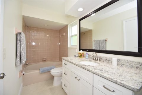 House in Palm Coast, Florida 3 bedrooms, 144.28 sq.m. № 2150568 - photo 28