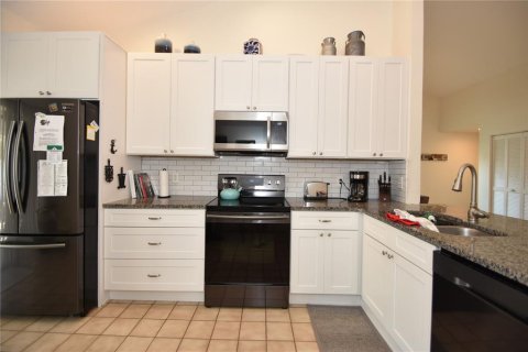House in Palm Coast, Florida 3 bedrooms, 144.28 sq.m. № 2150568 - photo 18