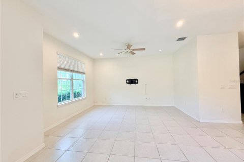 Townhouse in Windermere, Florida 3 bedrooms, 134.24 sq.m. № 2266704 - photo 3