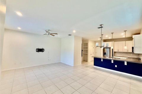 Townhouse in Windermere, Florida 3 bedrooms, 134.24 sq.m. № 2266704 - photo 4