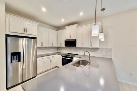 Townhouse in Windermere, Florida 3 bedrooms, 134.24 sq.m. № 2266704 - photo 14