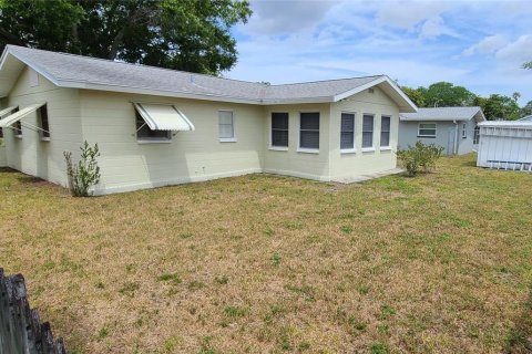 House in Seminole, Florida 2 bedrooms, 99.59 sq.m. № 1166351 - photo 25