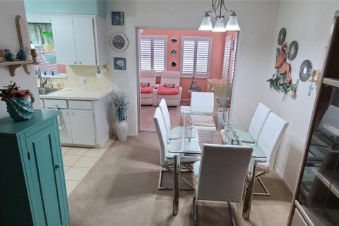 House in Seminole, Florida 2 bedrooms, 99.59 sq.m. № 1166351 - photo 6