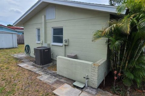 House in Seminole, Florida 2 bedrooms, 99.59 sq.m. № 1166351 - photo 28