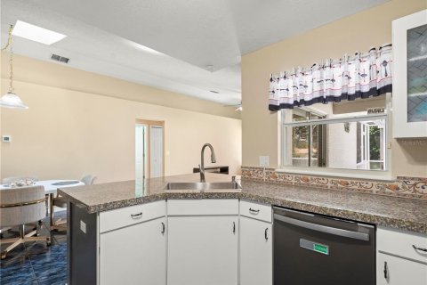 Casa en venta en Spring Hill, Florida, 3 dormitorios, 167.32 m2 № 1869356 - foto 17