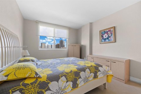 Купить кондоминиум в Санни-Айлс-Бич, Флорида 2 спальни, 125.42м2, № 2054620 - фото 13