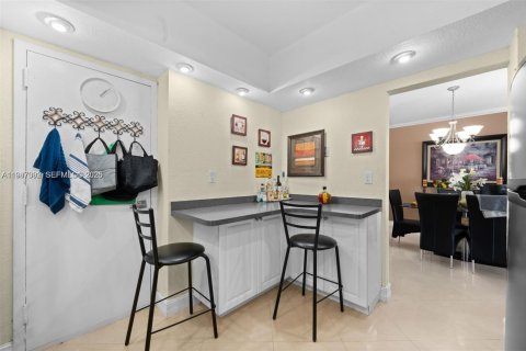 Купить кондоминиум в Санни-Айлс-Бич, Флорида 2 спальни, 125.42м2, № 2054620 - фото 7