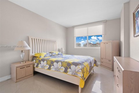 Купить кондоминиум в Санни-Айлс-Бич, Флорида 2 спальни, 125.42м2, № 2054620 - фото 12