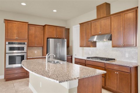 Casa en venta en Orlando, Florida, 5 dormitorios, 380.16 m2 № 2196811 - foto 13