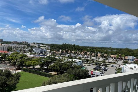 Купить кондоминиум в Норт-Майами, Флорида 2 спальни, 101.82м2, № 2010681 - фото 20