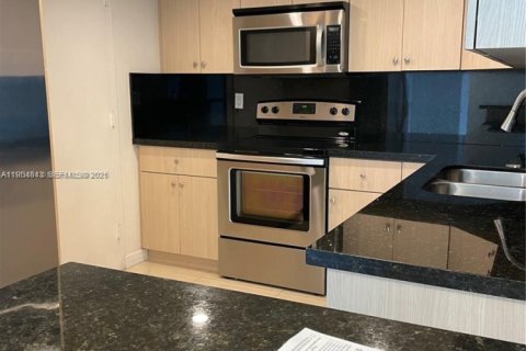 Купить кондоминиум в Норт-Майами, Флорида 2 спальни, 101.82м2, № 2010681 - фото 9