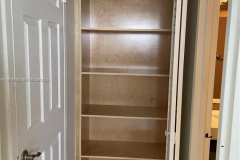 Купить кондоминиум в Норт-Майами, Флорида 2 спальни, 101.82м2, № 2010681 - фото 14