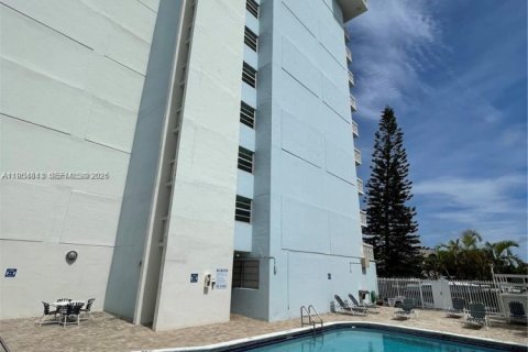Купить кондоминиум в Норт-Майами, Флорида 2 спальни, 101.82м2, № 2010681 - фото 5