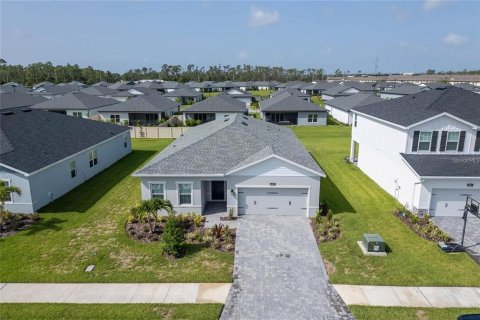 House in Port Charlotte, Florida 3 bedrooms, 187.38 sq.m. № 2308743 - photo 2