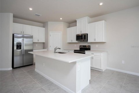 House in Port Charlotte, Florida 3 bedrooms, 187.38 sq.m. № 2308743 - photo 24