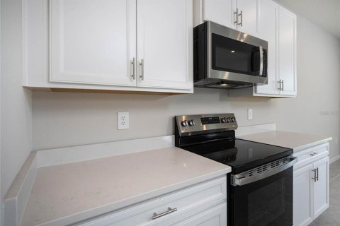 House in Port Charlotte, Florida 3 bedrooms, 187.38 sq.m. № 2308743 - photo 21