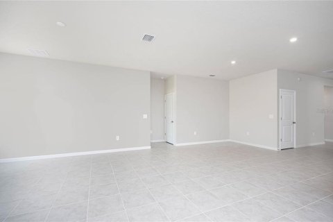 House in Port Charlotte, Florida 3 bedrooms, 187.38 sq.m. № 2308743 - photo 28