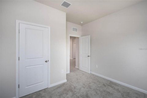 House in Port Charlotte, Florida 3 bedrooms, 187.38 sq.m. № 2308743 - photo 9