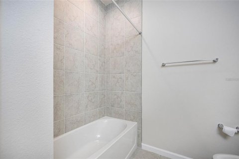 House in Port Charlotte, Florida 3 bedrooms, 187.38 sq.m. № 2308743 - photo 11