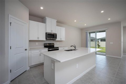 House in Port Charlotte, Florida 3 bedrooms, 187.38 sq.m. № 2308743 - photo 18