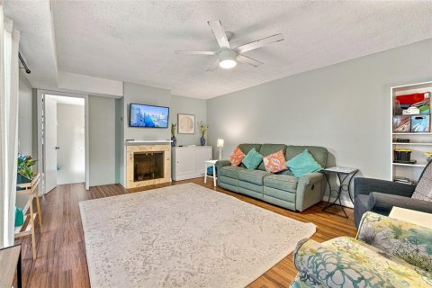 Casa en venta en New Smyrna Beach, Florida, 3 dormitorios, 161.28 m2 № 2351885 - foto 2