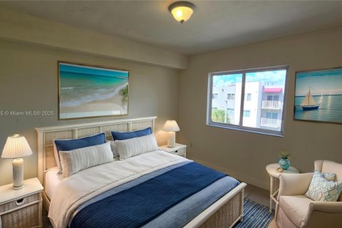 Condominio en venta en Cutler Bay, Florida, 2 dormitorios, 75.16 m2 № 1959749 - foto 3