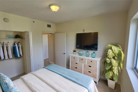 Condominio en venta en Cutler Bay, Florida, 2 dormitorios, 75.16 m2 № 1959749 - foto 5