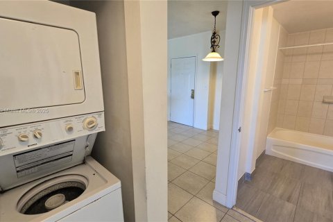 Condominio en venta en Cutler Bay, Florida, 2 dormitorios, 75.16 m2 № 1959749 - foto 14