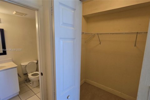 Condominio en venta en Cutler Bay, Florida, 2 dormitorios, 75.16 m2 № 1959749 - foto 16