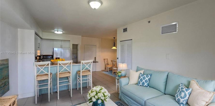 Condominio en Cutler Bay, Florida, 2 dormitorios № 1959749