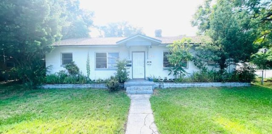 House in Orlando, Florida 4 bedrooms, 195.75 sq.m. № 1805447