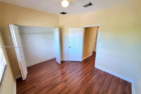 House in Cutler Bay, Florida 4 bedrooms, 225.66 sq.m. № 1831122 - photo 26